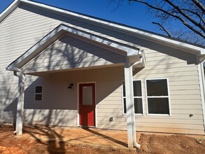 Building Photo - 20 Sanford Ave