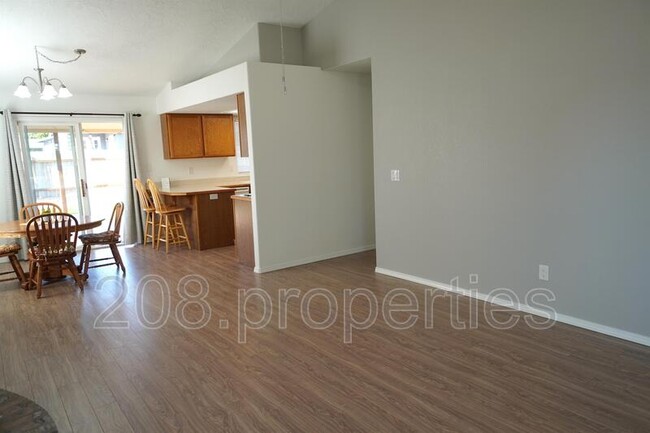 Building Photo - 7979 W Snohomish St