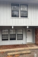 Building Photo - 804 Timbers Ct