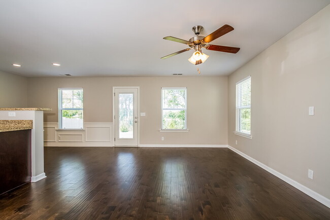 Building Photo - 2627 Salem Glen Xing