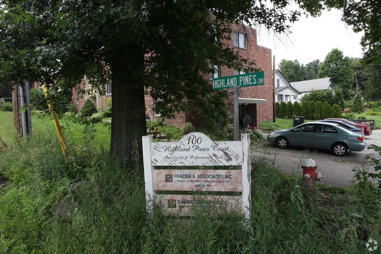 Foto del edificio - Highland Pines Court Apartments