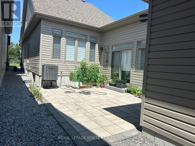 Building Photo - 76 Riverstone Wy