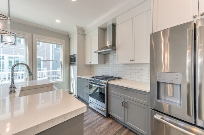 Building Photo - 1113 S Eldridge Ln