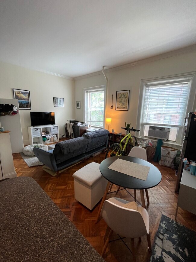 Building Photo - 247 Beacon St