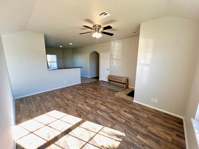 Foto del edificio - Well-maintained 3-bedroom, 2-bath single-story home built in 2016.
