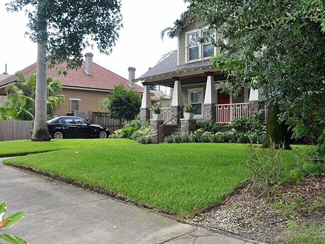 Building Photo - 316 7th Ave N