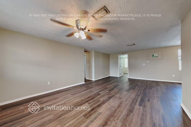 Building Photo - 3910 Beechwood Dr