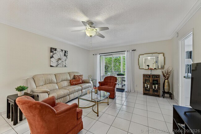 Building Photo - 255 S Cypress Rd