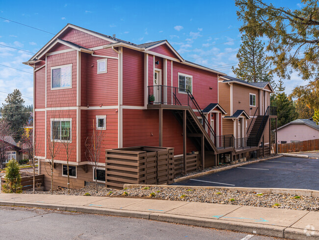 Building Photo - 2058 NW Monterey Pines Dr