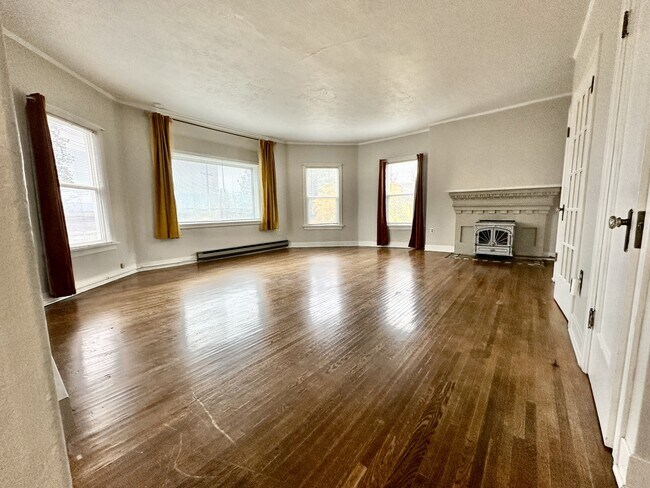 Foto del edificio - 423 S Coeur d'Alene St