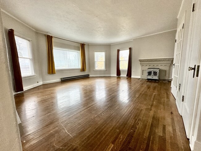 Foto del edificio - 423 S Coeur d'Alene St