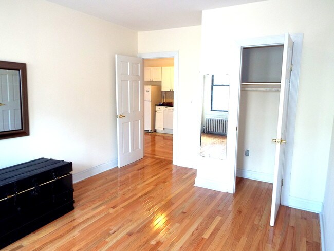 Foto del edificio - 634 Saint Nicholas Ave