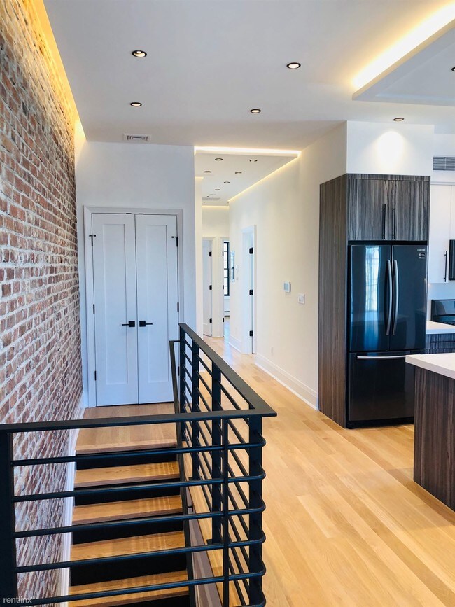 Foto del edificio - 3 br, 2 bath  - 2112 36th St