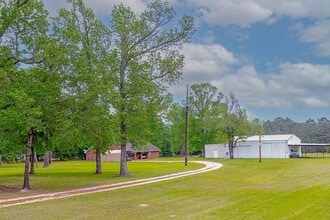 Building Photo - 16190 US-59