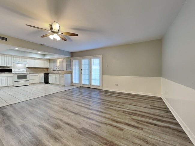 Building Photo - 1417 Wind Cave Cir