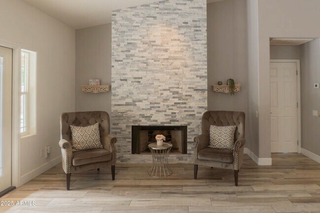 Foto del edificio - 4933 E Crimson Terrace