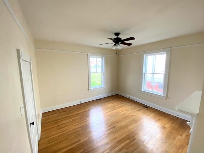 Building Photo - 2 Bedroom Home in Lynchburg