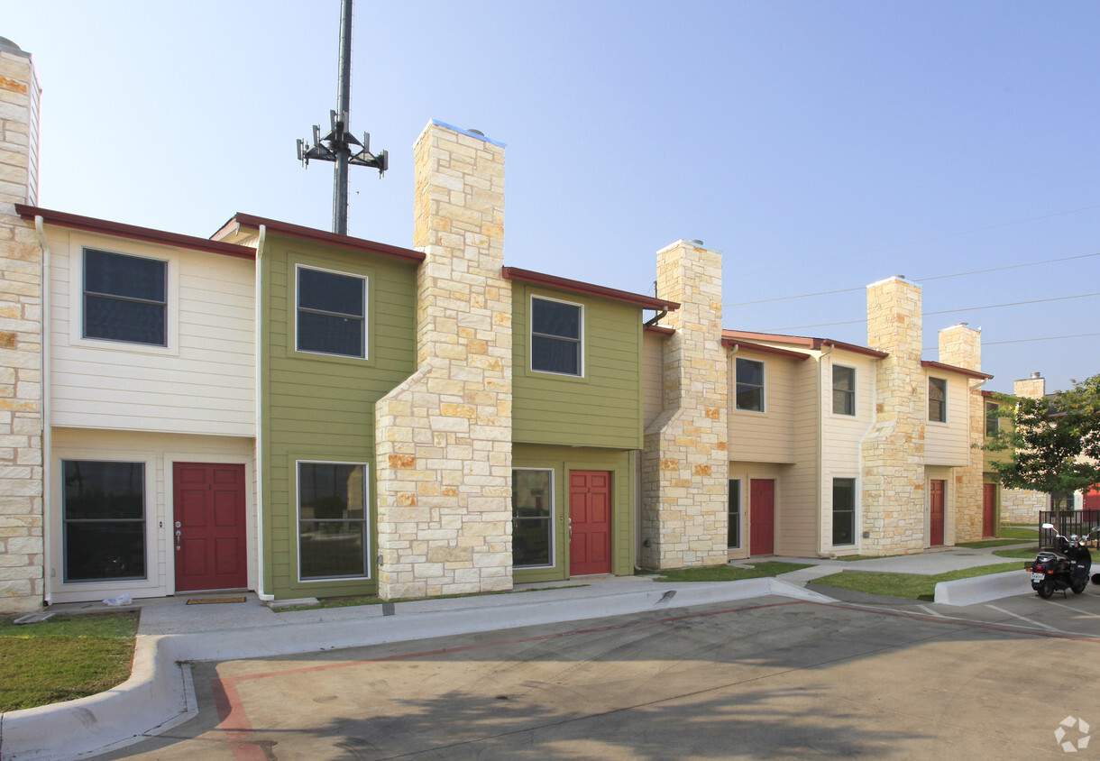 Arbors at Riverside Apartments - Austin, TX | Apartments.com