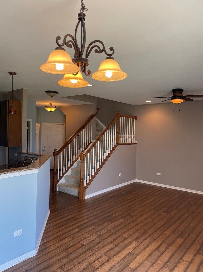 1387 S Alder Creek Ct, Romeoville, IL 60446 Townhome Rentals in