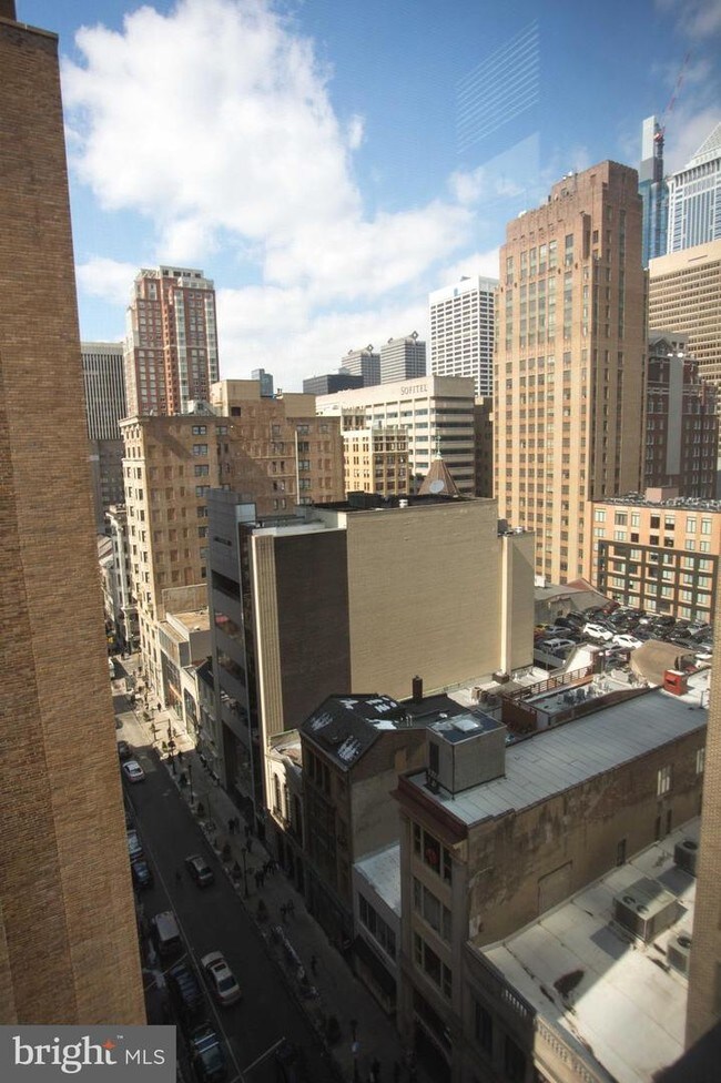 Building Photo - 1600 Walnut St