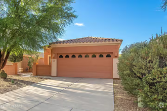 Building Photo - 2215 E Stone Stable Dr