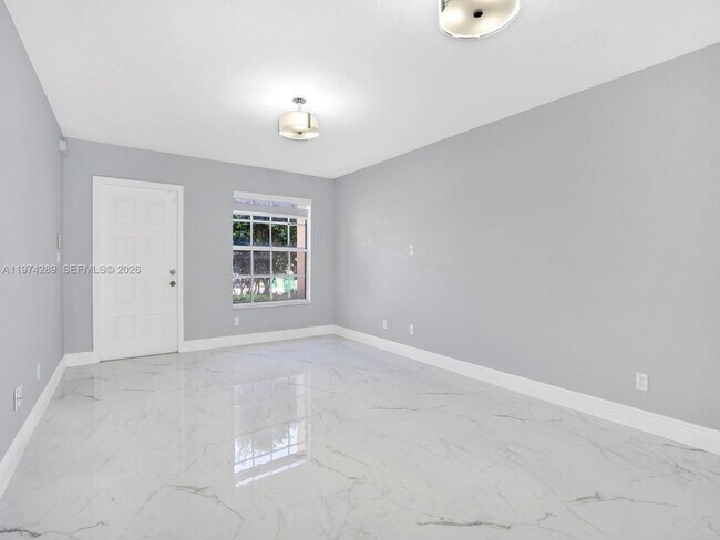 Foto del edificio - 8664 SW 22nd Ct