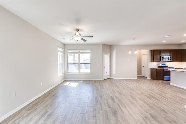 Building Photo - 821 Falkland Trace