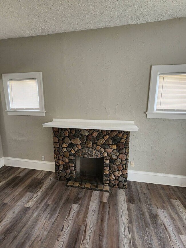 Foto del edificio - Charming 4-Bedroom Property in Prime Location (SECTION 8 VOUCHERS ACCEPTED)