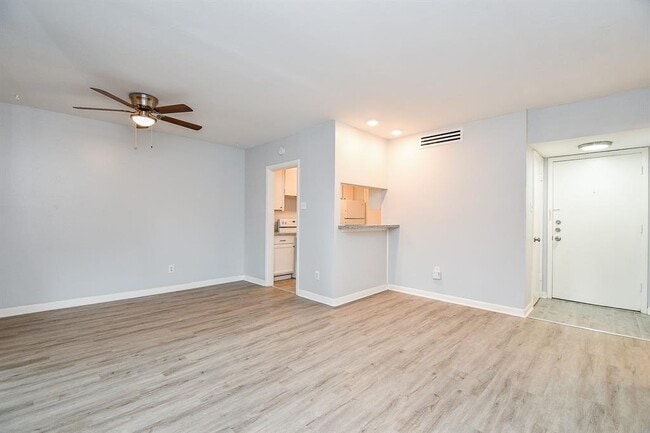 Foto del edificio - 2822 Briarhurst Dr
