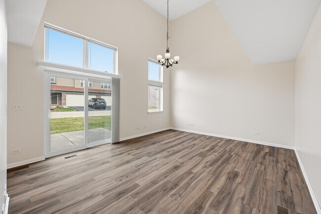 Foto del edificio - 760 E Whispering Oaks Dr