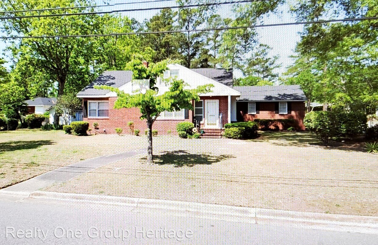 3 br, 2 bath House 1905 N Rowland Ave. House Rental in Lumberton