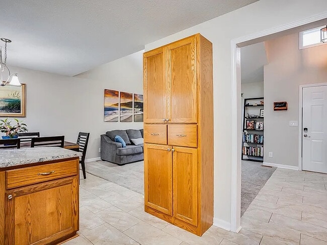 Foto del edificio - 2748 S West Pkwy