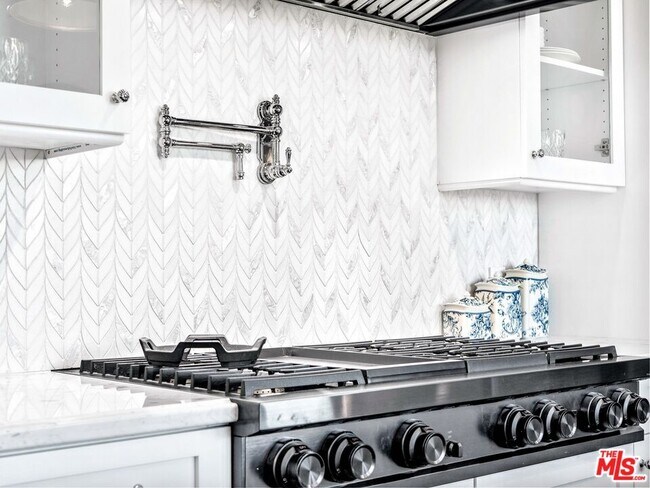 Foto del edificio - 2210 Jeffersonia Way