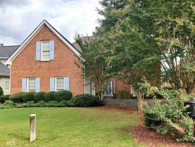 Building Photo - 2106 Highland Club Dr SE