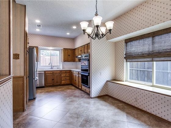 Building Photo - 1400 Ridgemoor Ln