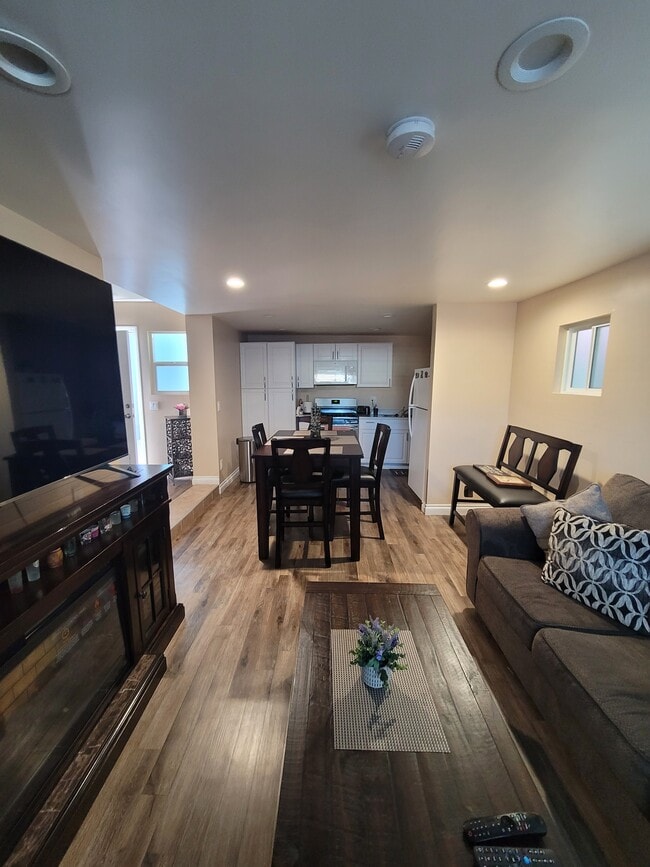 Photo - 1207 N Fries Ave House