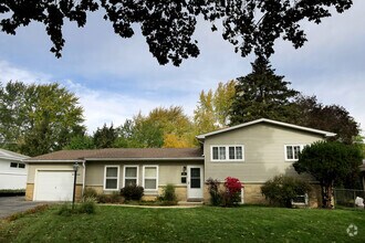 Hawthorn Meadows Senior Living Apartments for Rent - Libertyville, IL