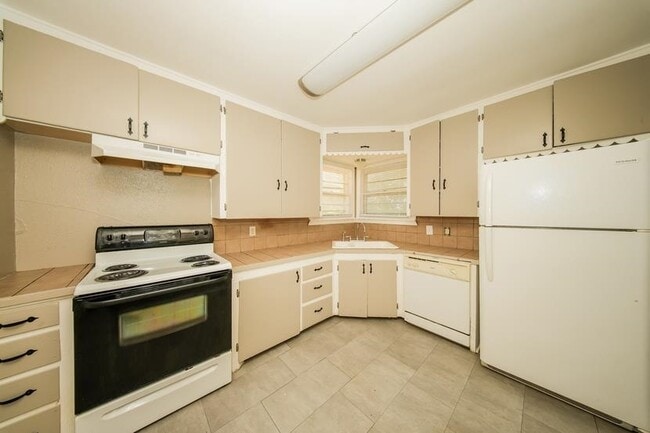 Foto del edificio - 2204 NW Denver Ave