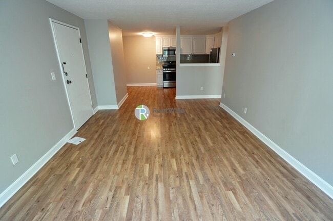 Building Photo - 971 Fellsway