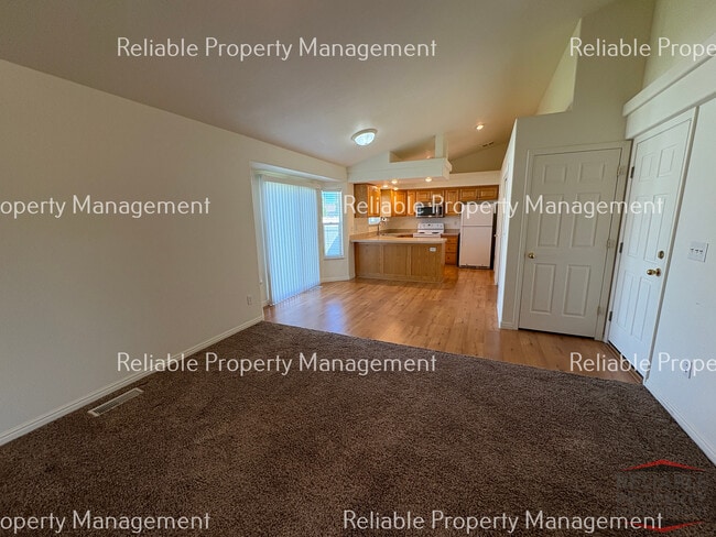 Building Photo - 1150 Kingswood Cir