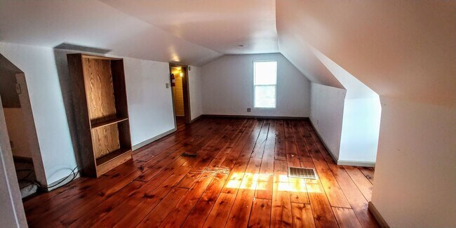 Foto del edificio - 2-Bed House | Linwood-Mt. Lookout | Available NOW!