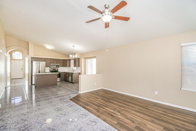 Foto del edificio - 832 E Baylor Ln