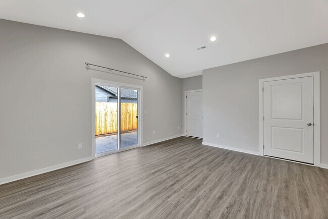 Foto del edificio - 13432 Haskell Ct
