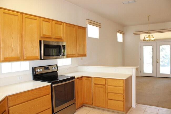 Building Photo - 5812 Sandlewood Way