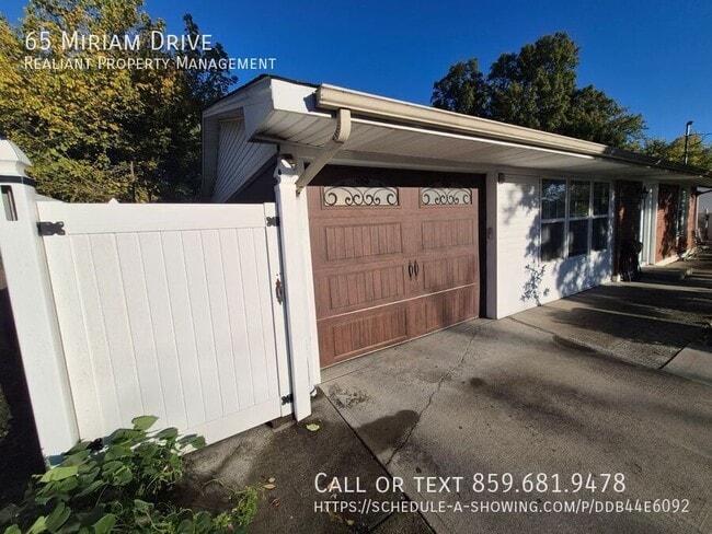 Photo - 65 Miriam Dr House