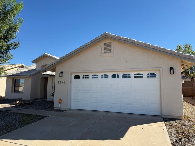 Building Photo - Three bedroom home in Canyon de Flores