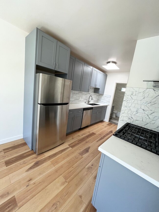 Building Photo - Beautifully Remodeled Outer Sunset Home