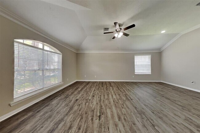 Foto del edificio - 20423 Drakewood Dr