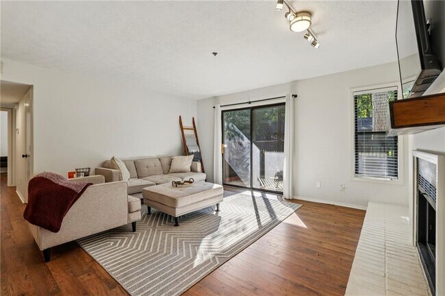 Foto del edificio - 1602 Cumberland Ct SE