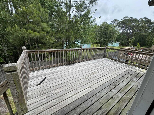 Building Photo - 6206 W Desoto St